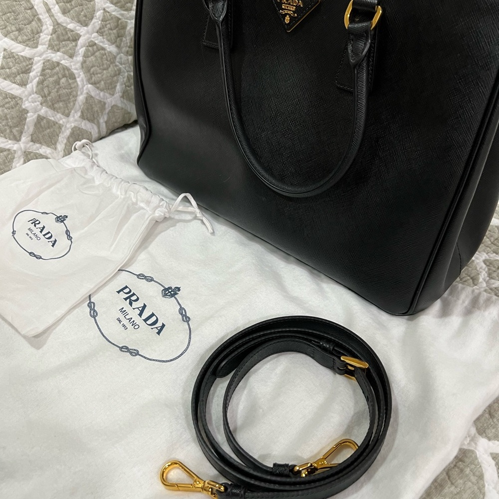 Large Prada Galleria Saffiano Black Leather Bag - Picture 5 of 16